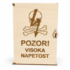 Lesena električna omarica